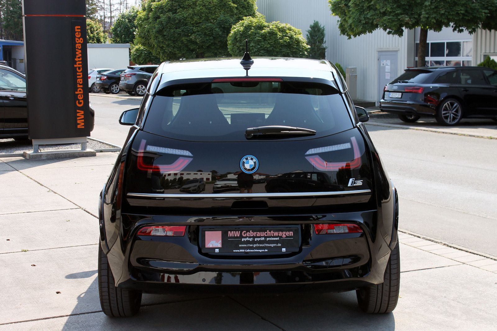 Fahrzeugabbildung BMW i3 s 120Ah Wärmep ACC Adapt-LED Navi Prof. Sitzh