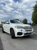 BMW X5 xDrive40d Garantie Pan LED SH M-Pa unfallfrei - BMW X5 in Gelsenkirchen