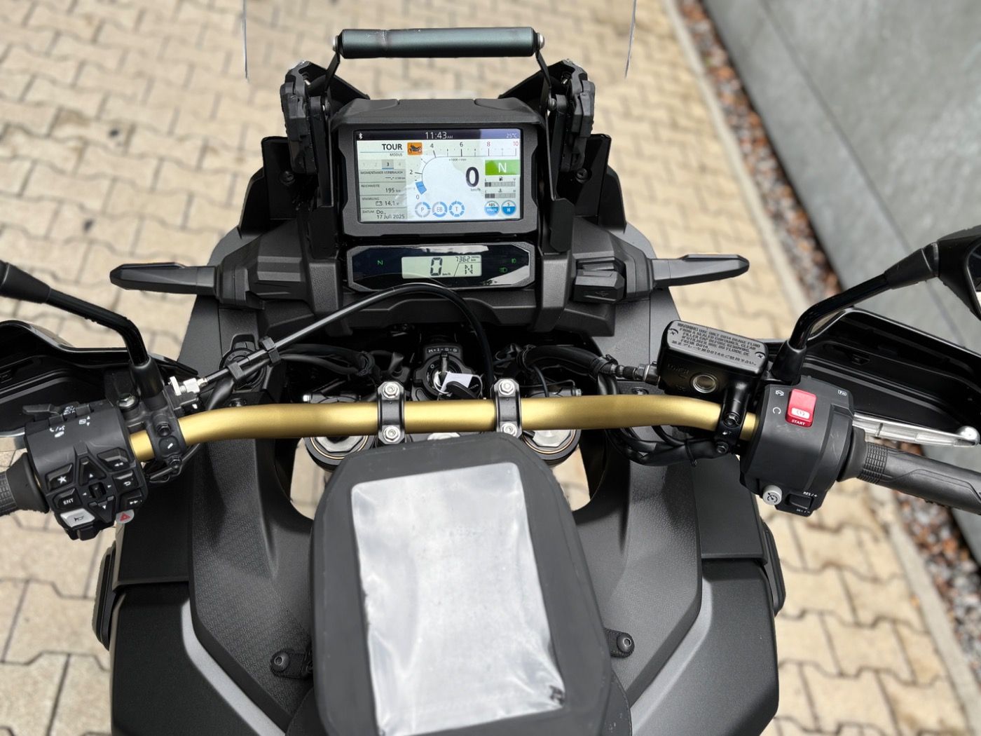 Fahrzeugabbildung Honda CRF 1100 Africa Twin Adventure Sports ES Koffer,