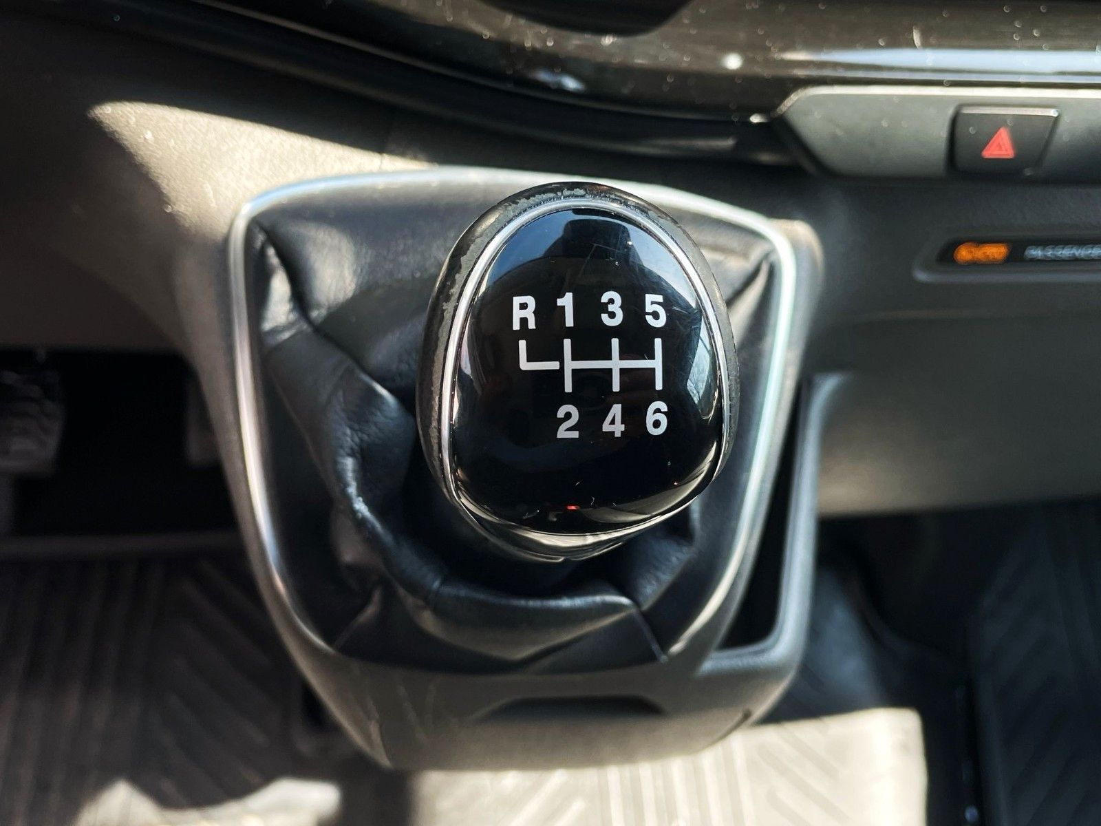 Fahrzeugabbildung Ford Transit Custom 290 SPORT NAVI SITZH AHK tLEDER