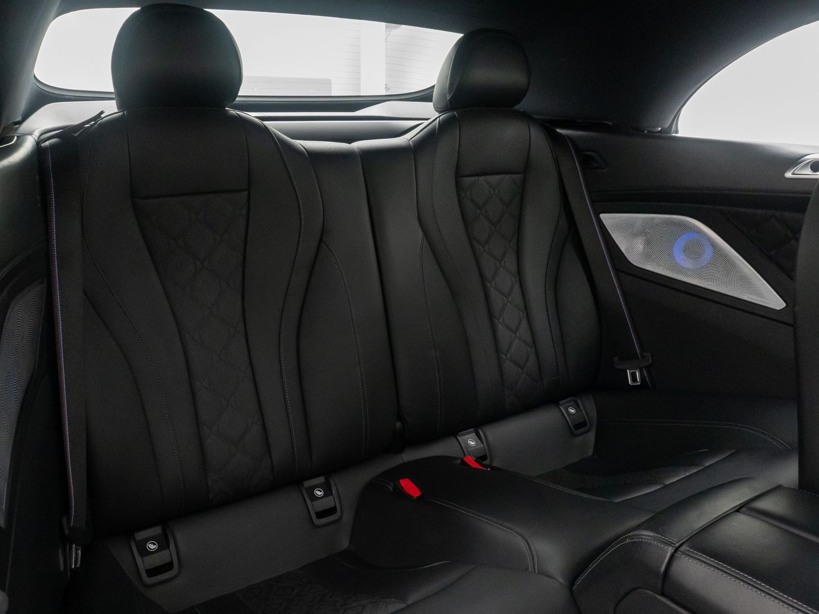 Fahrzeugabbildung BMW M8 Competition xD Cabrio B&W 360°Laser DAB Voll