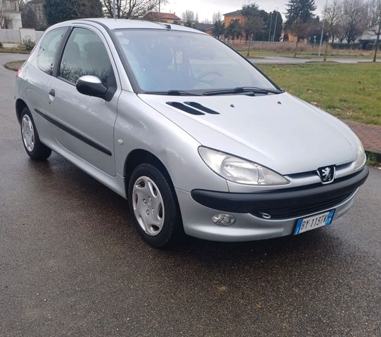 Peugeot 206 1.1 3p. XT