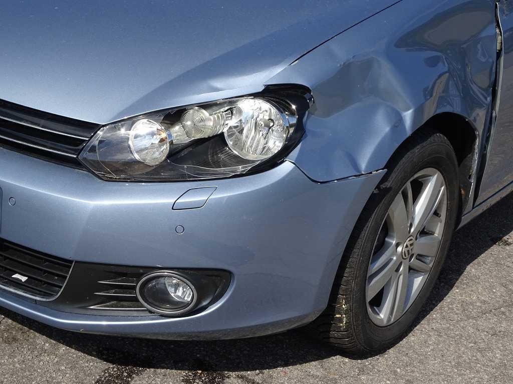 Volkswagen Golf VI Style "unfallbeschädigt vorne links"