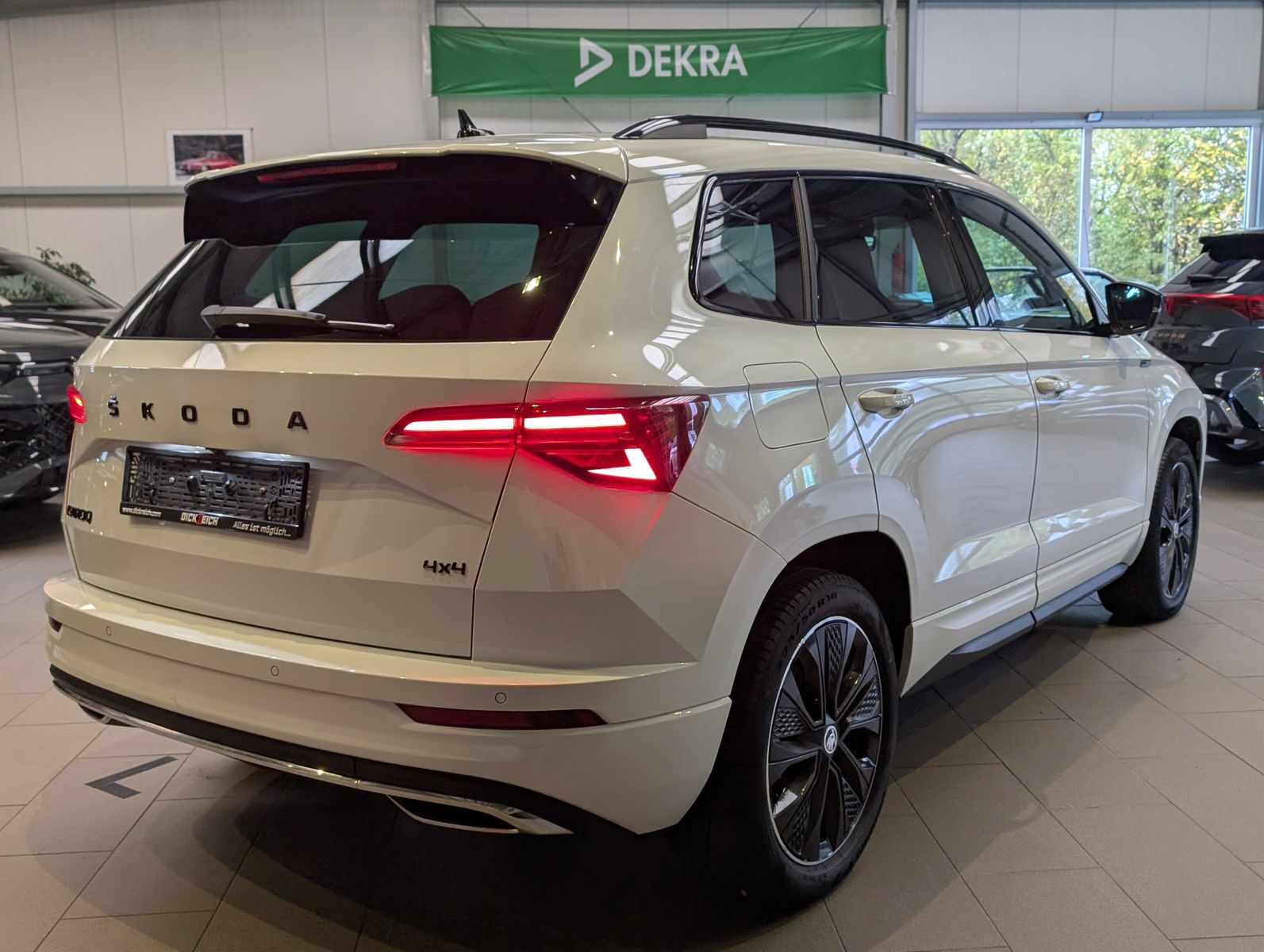 Fahrzeugabbildung SKODA Karoq 2.0 TDI DSG Sportline 4x4 ACC LED Cam AHK