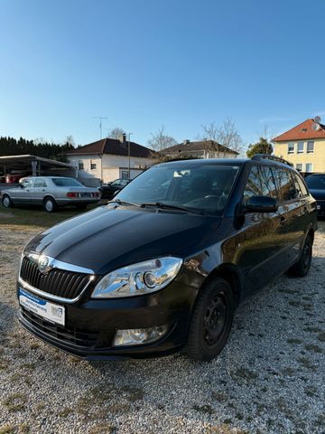 Skoda Fabia 1.2 TSI 1.HAND PDC  SZH AUX AHK WENIG KM