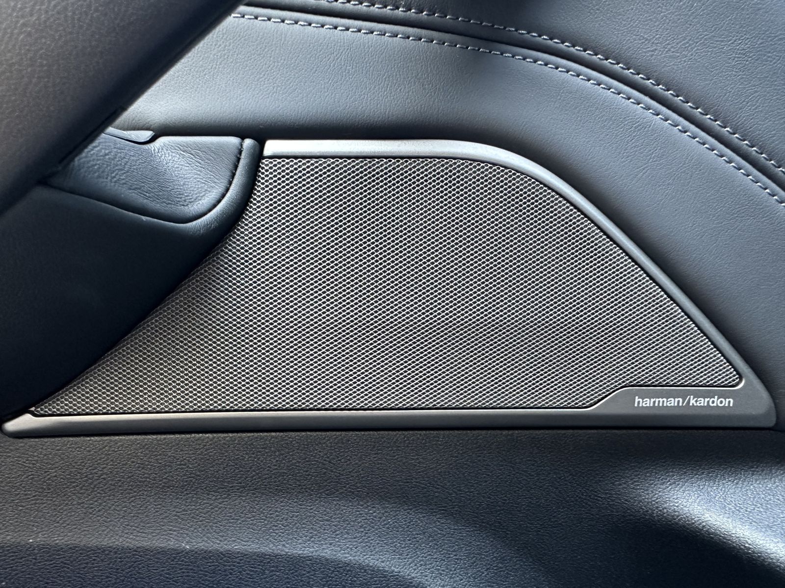 Fahrzeugabbildung BMW M5 Competition NAV+LED+KERAMIK+KAMERA+20ZOLL+1HD
