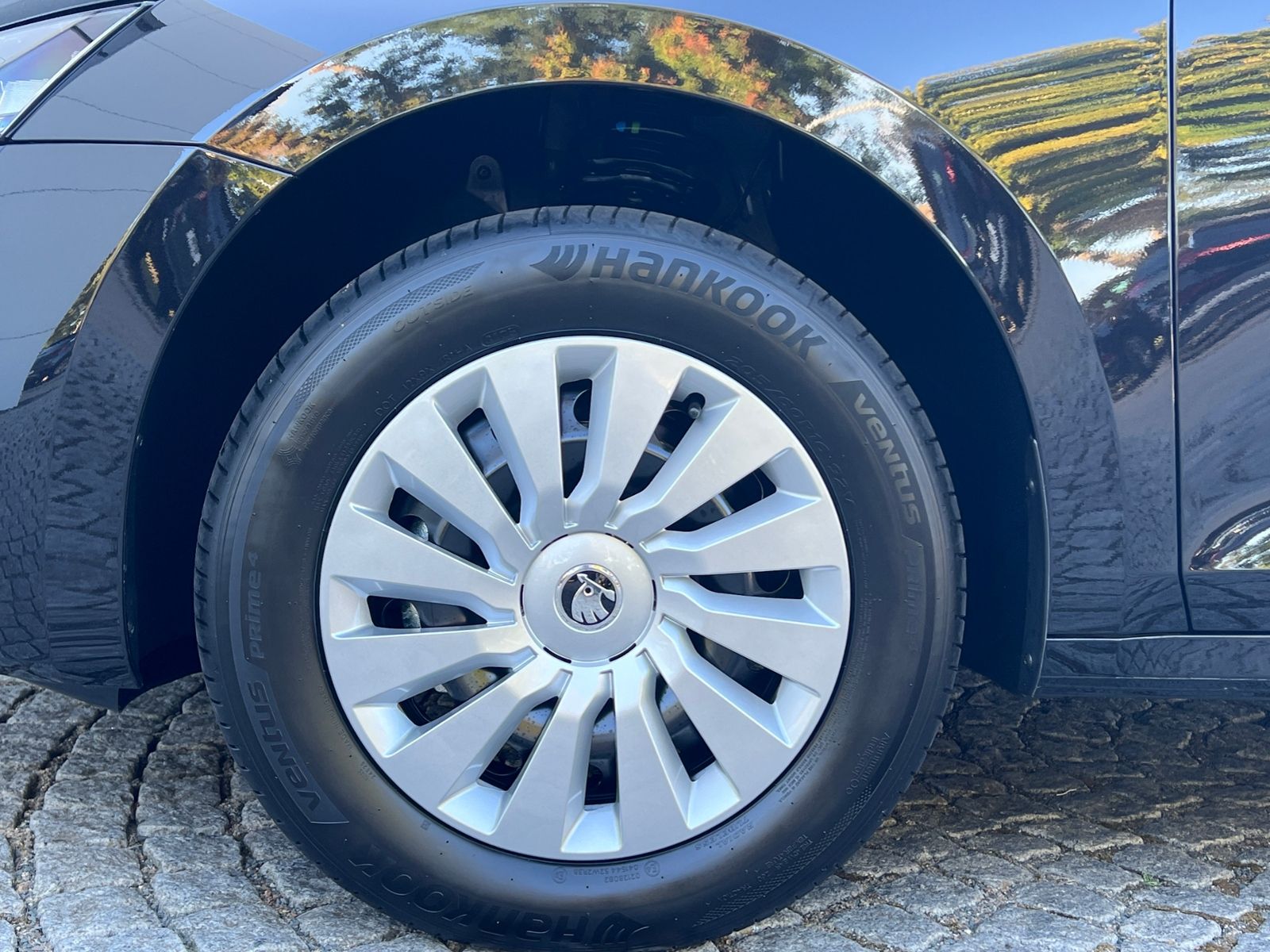Fahrzeugabbildung SKODA Octavia Combi Essence 2.0 TDI *AHK, LED, SmartLi