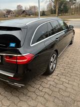Mercedes-Benz E 220 d T - Mercedes-Benz E-Klasse: Taxi