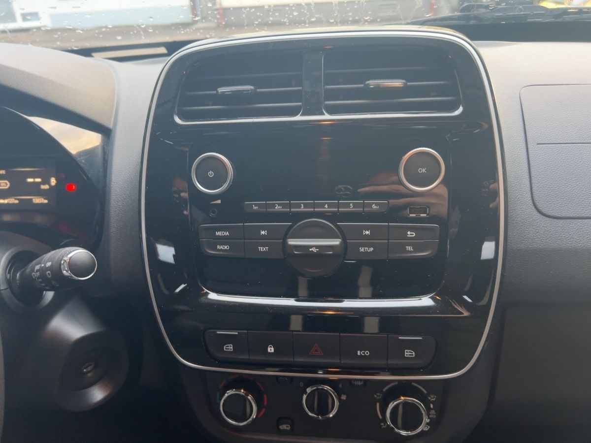 Fahrzeugabbildung Dacia Spring Essential ELECTRIC 45 Klima SAB+ USB