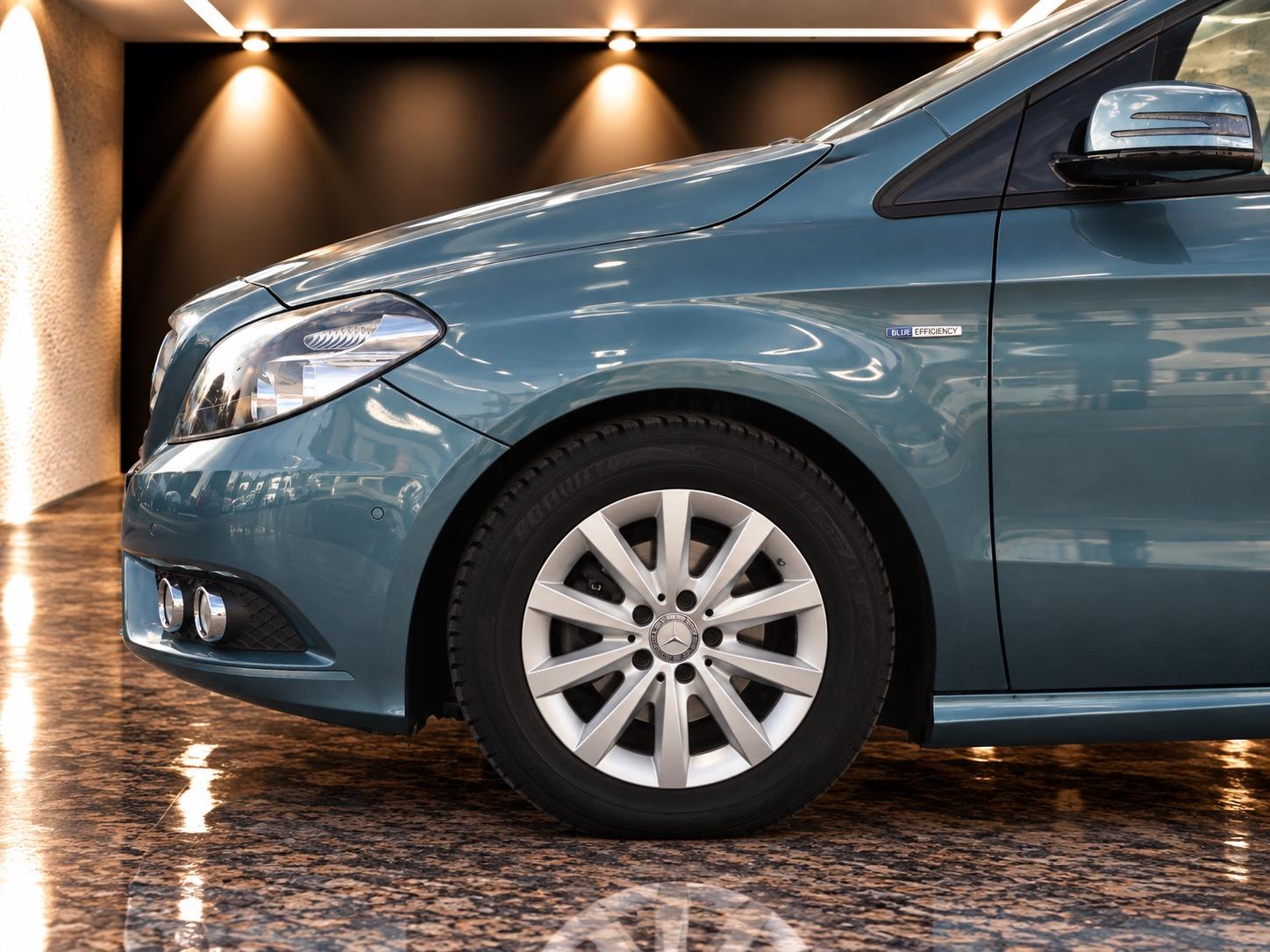 Mercedes-Benz B 180 *1. HAND* KLIMA/SHZ/KAMERA/NAVI/