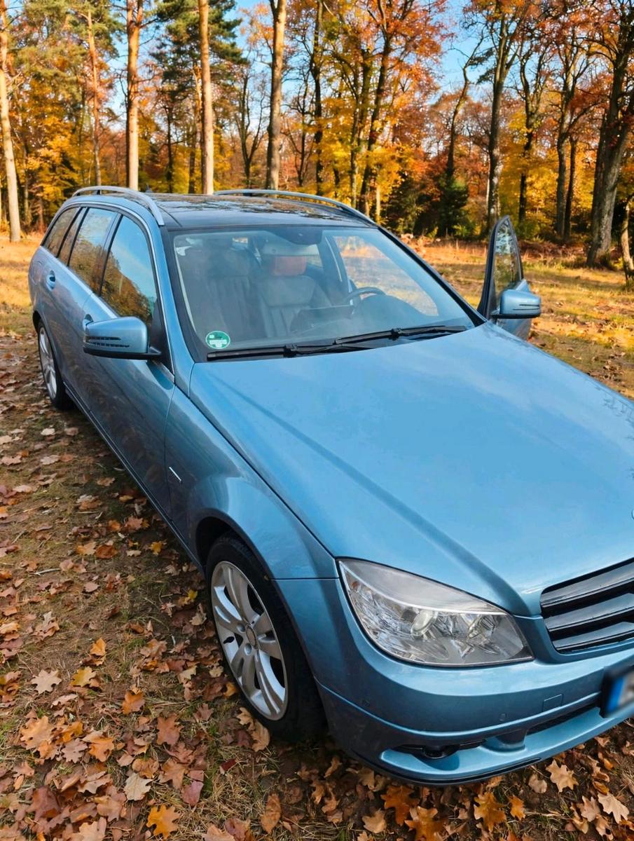 Mercedes-Benz C250 2009 — photo 11