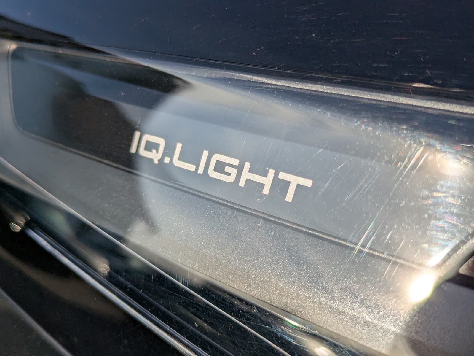 Fahrzeugabbildung Volkswagen Tiguan 2.0TDI R-Line 4M Pano Black Matrix AHK 20