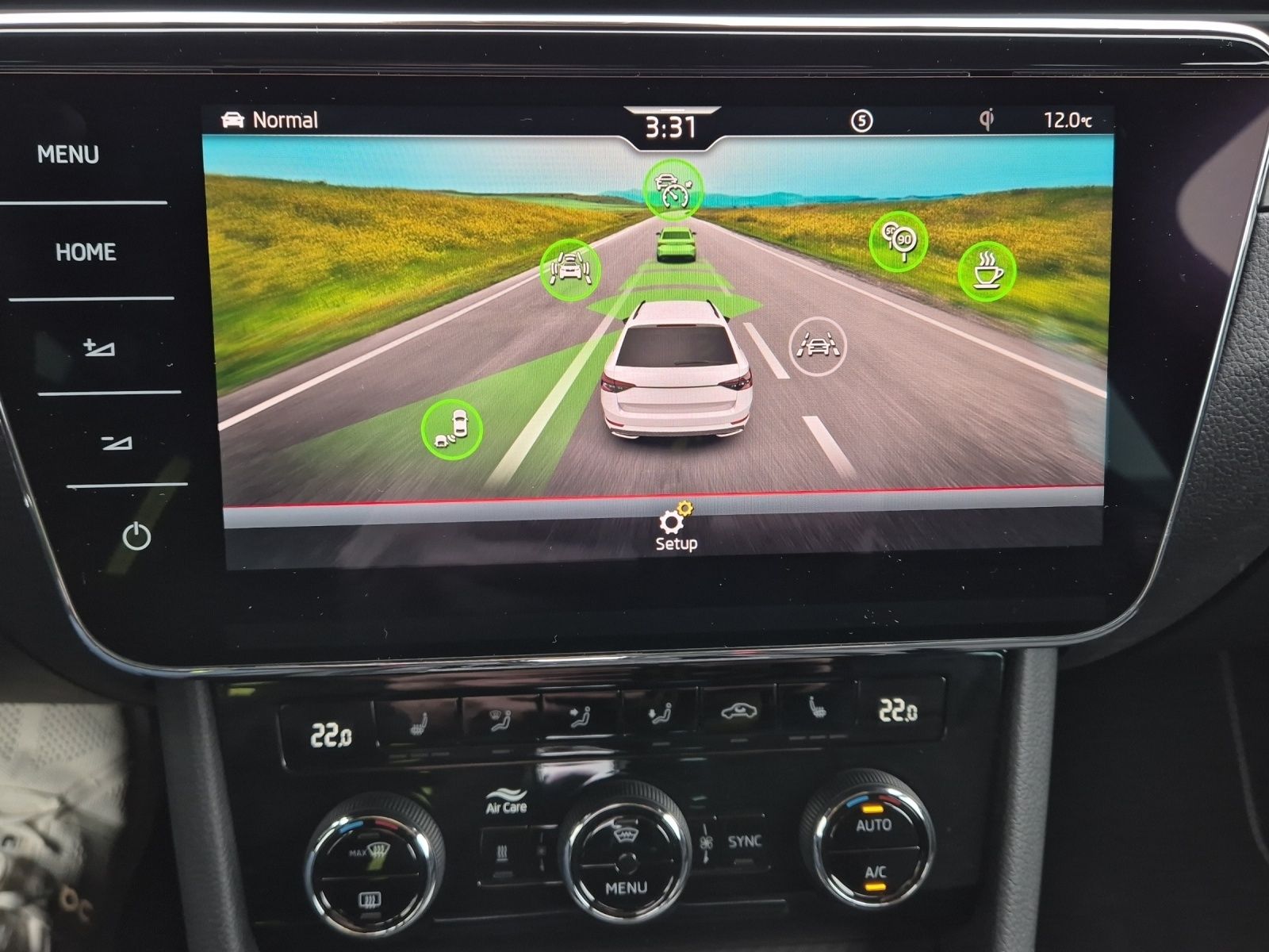 Fahrzeugabbildung SKODA Superb Combi TSI Sportline 4x4 DSG Standhzg. Mat