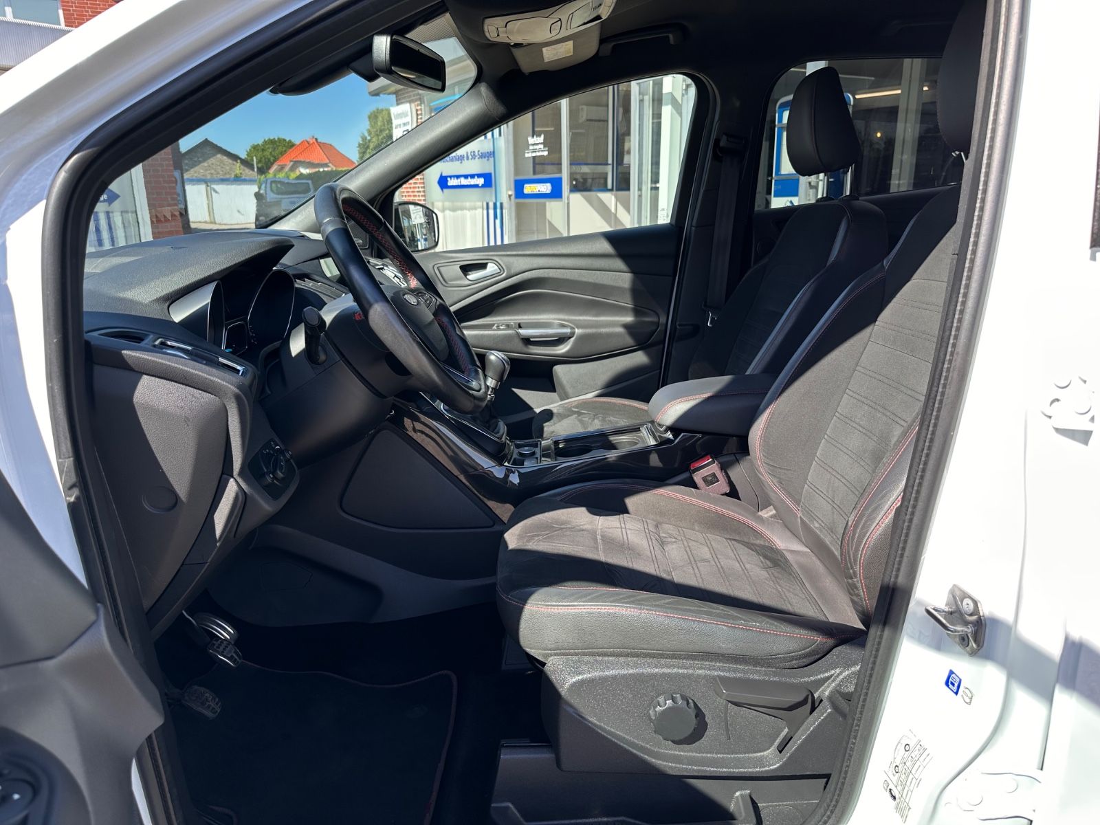 Fahrzeugabbildung Ford Kuga ST-Line 2.0 TDCi AHK/Navi/BiXenon/SHZG