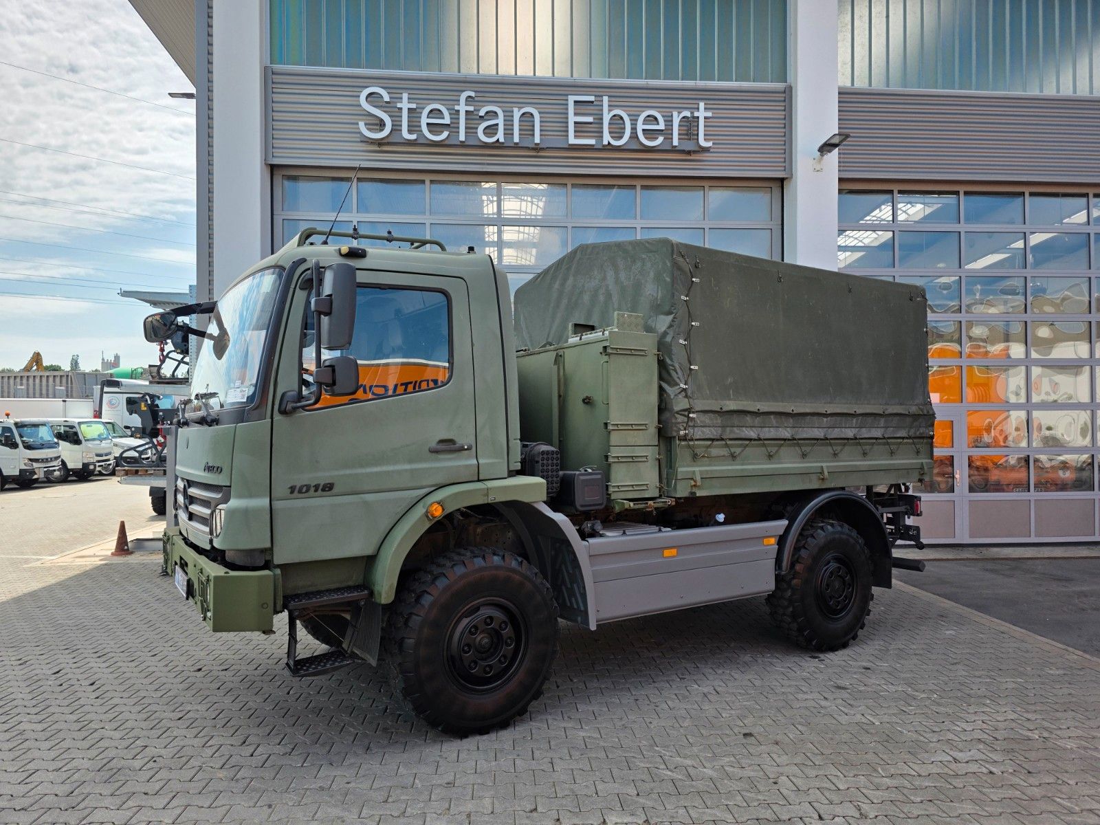 Fahrzeugabbildung Mercedes-Benz Atego 1018 A 4x4 Pritsche Plane mehrfach vorh.