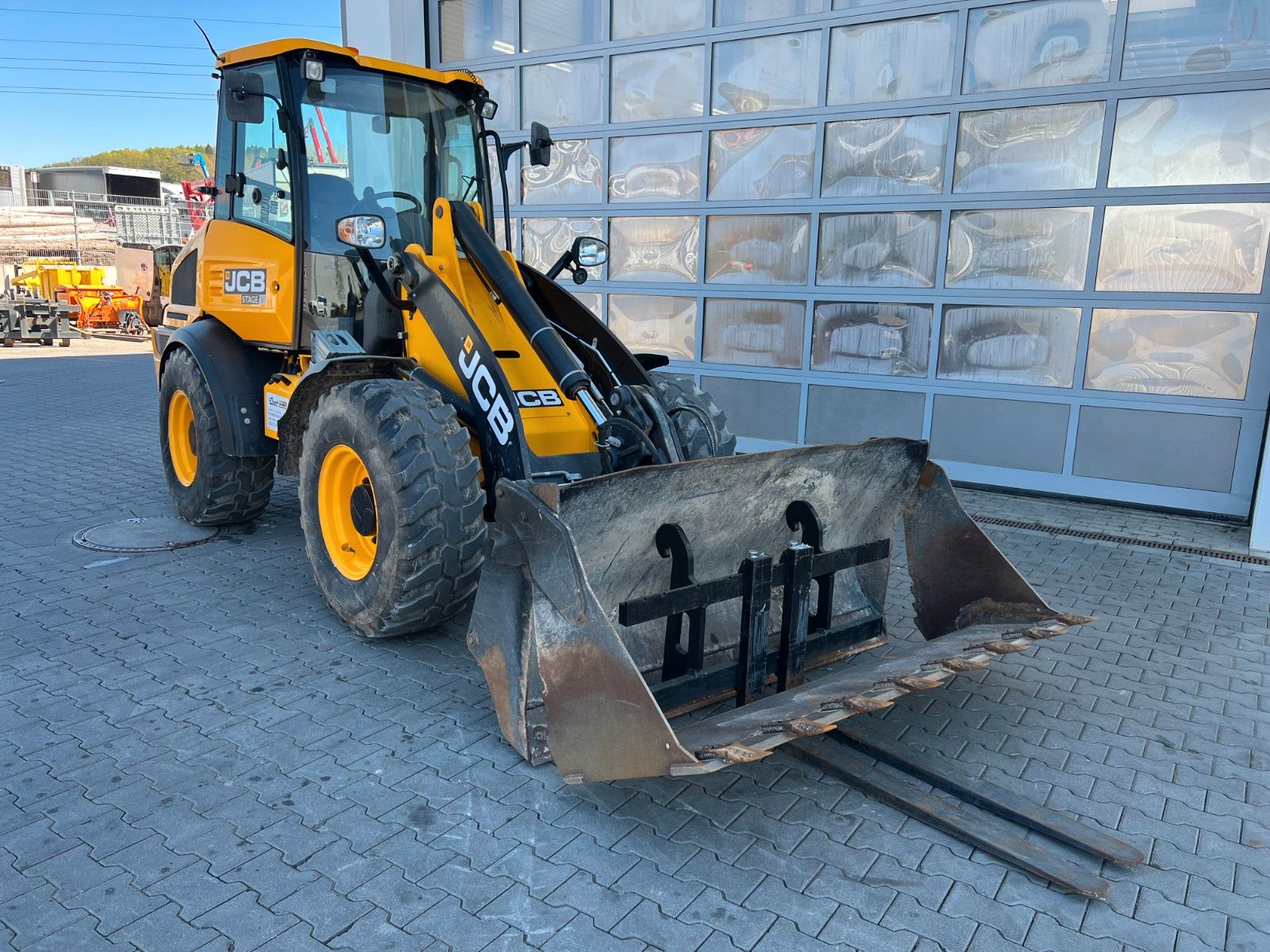 Fahrzeugabbildung JCB 409 SV / nur 758h! / Klappschaufel / Gabel