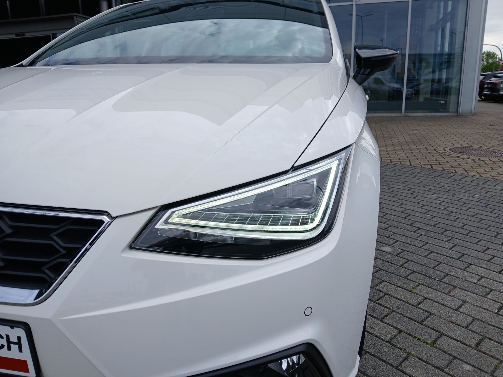 Fahrzeugabbildung SEAT Ibiza TSI FR -Line LED Navi AID GRA RFK SH LM