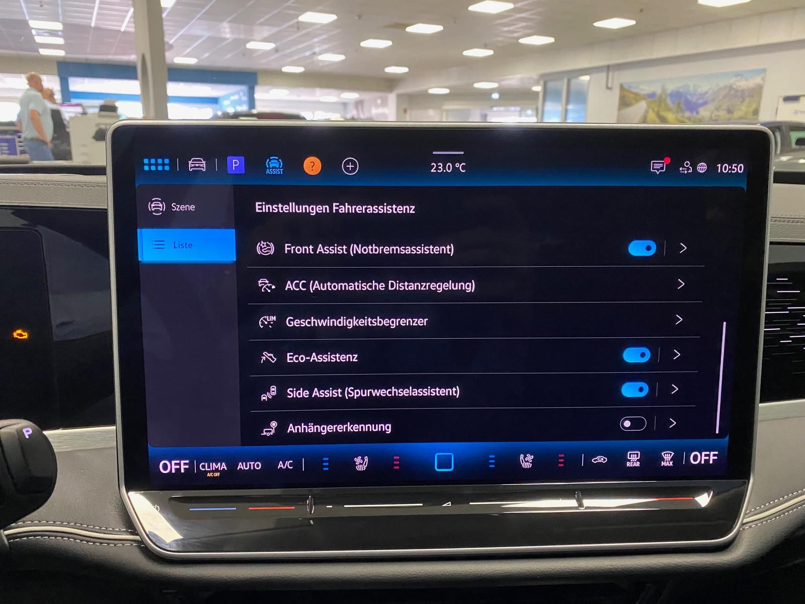 Fahrzeugabbildung Volkswagen Passat Variant 1.5 eTSI Elegance AHK+MATRIX+ACC+