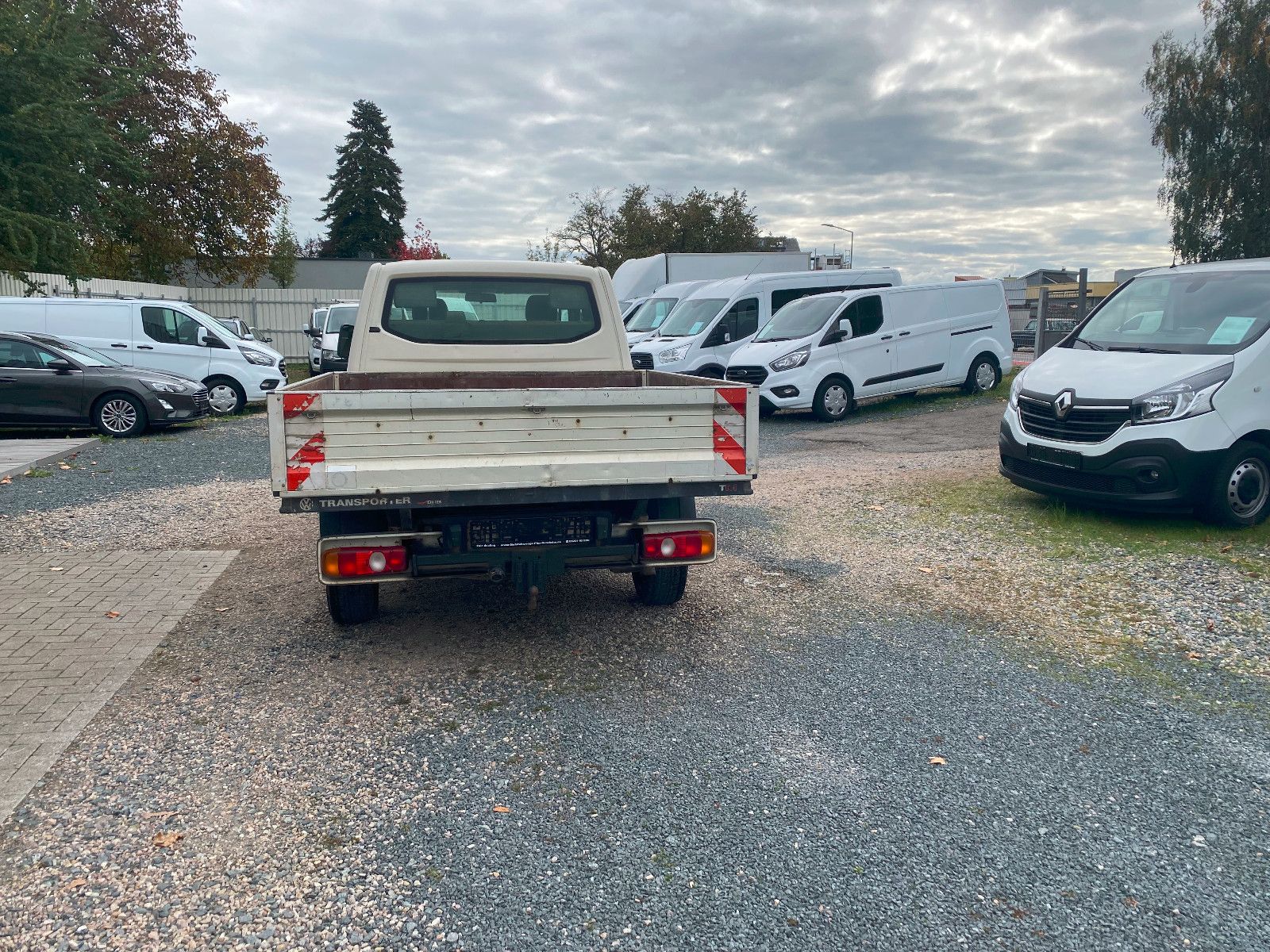 Fahrzeugabbildung Volkswagen T5 Transporter PritscheDOKA,ATM,AHK,SHg