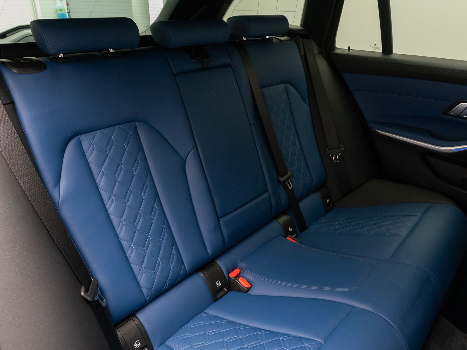 Fahrzeugabbildung BMW 320d xD M Sport DAB Laser Standhz 360°Individuai