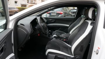 Fahrzeugabbildung SEAT Leon SC Cupra 265, LED, Panoramadach.