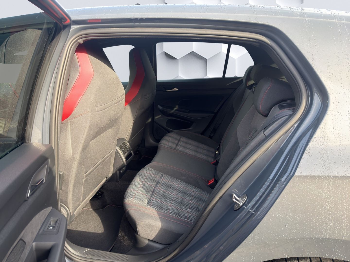 Golf VIII 2.0 TSI DSG 180kW AHZV LED HuD Sitzhei