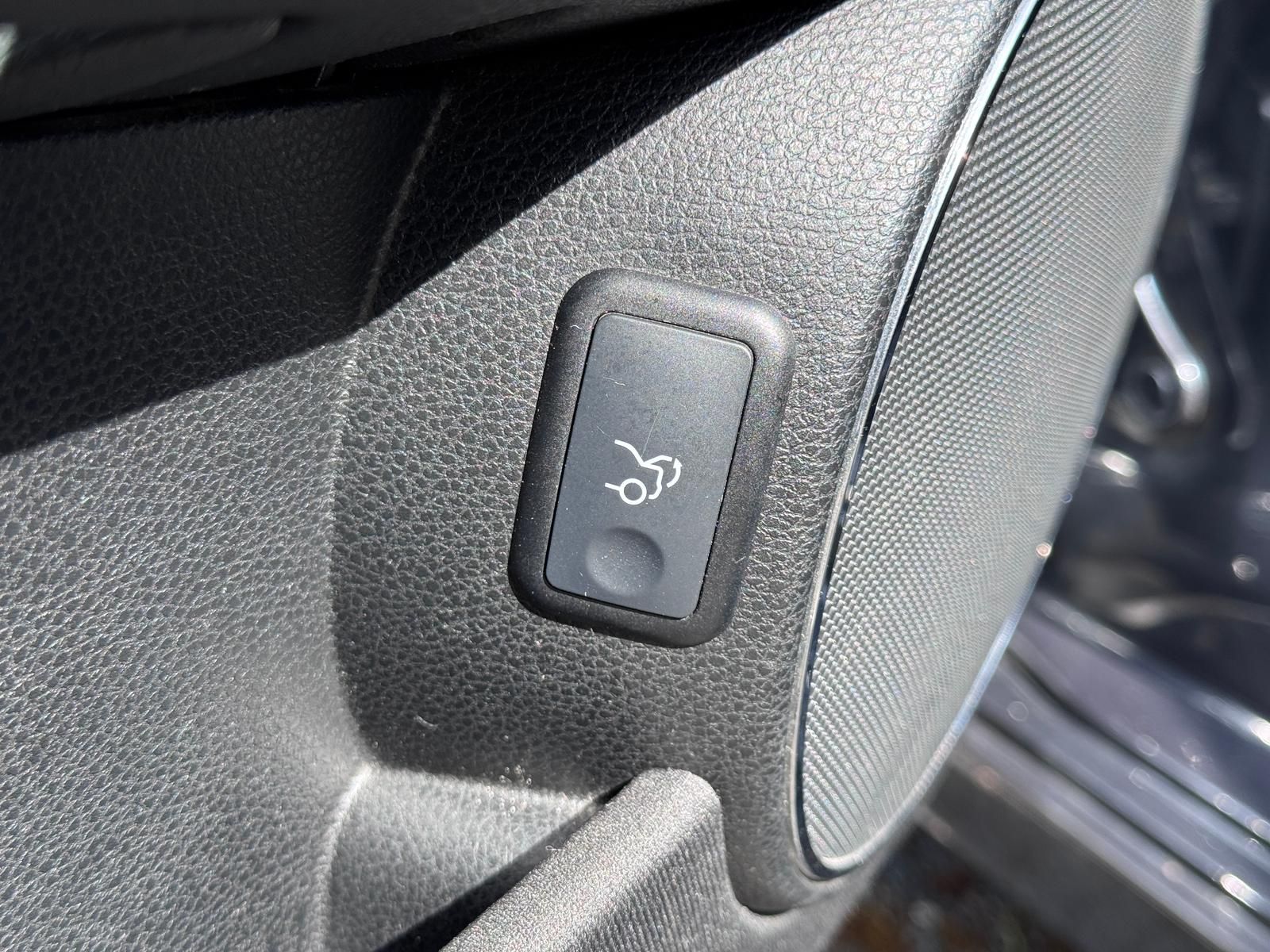Fahrzeugabbildung Mercedes-Benz C 220 d AUTOMATIK/PANORAMA/PDC/AHK/SITZHZG/