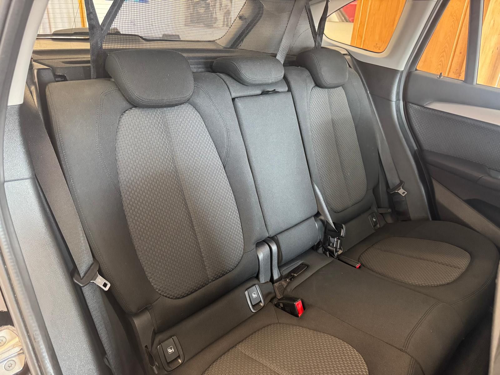 Fahrzeugabbildung BMW X1 Baureihe 18i / NAVI/ SCHECKHEFT / LED /