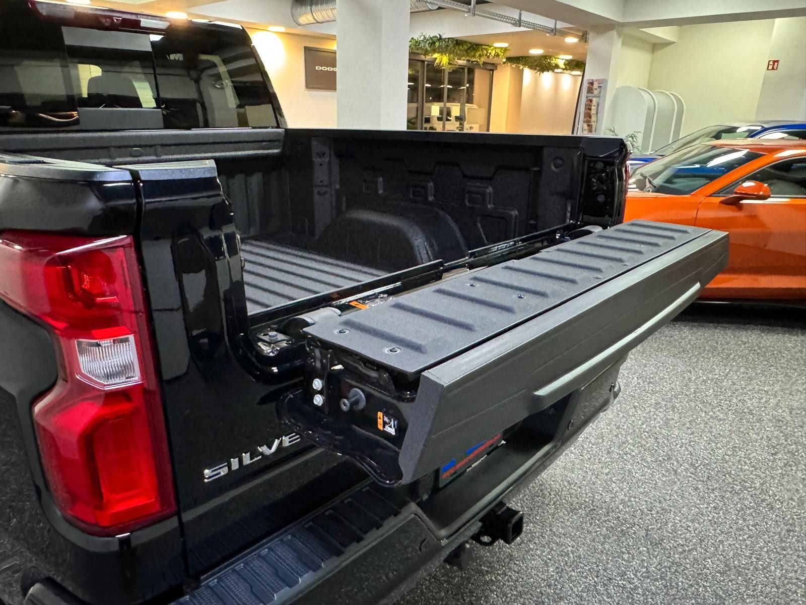 Fahrzeugabbildung Chevrolet 2026 SILVERADO DURAMAX DIESEL 4x4 HIGH COUNTRY