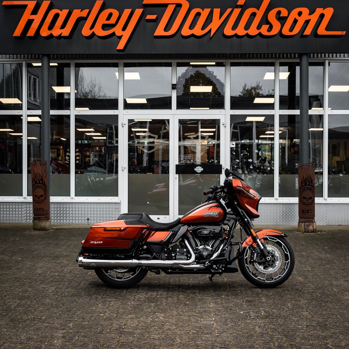 Fahrzeugabbildung Harley-Davidson CVO Street Glide  FLHXSE 121 cui - Jekill -