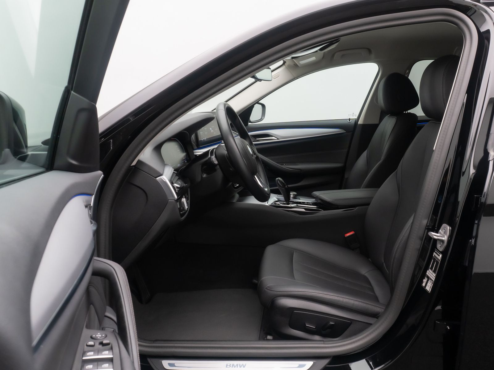 Fahrzeugabbildung BMW 520d Kamera Laser HUD DAB 4xKlima Alarm Komfort