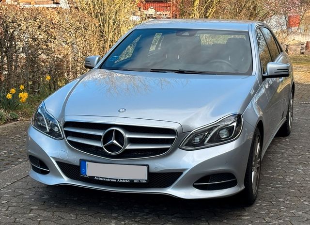 MERCEDES-BENZ E 220 BlueTEC 4MATIC AVANTGARDE Autom. AHK