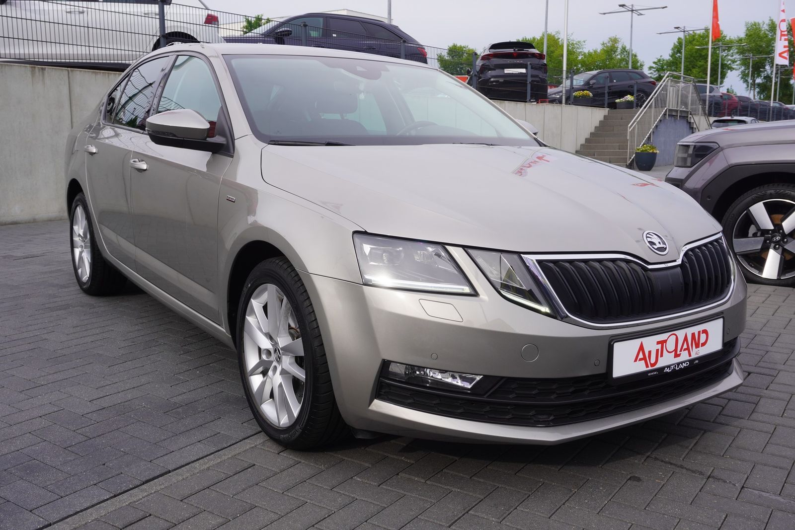 Skoda Octavia 1.5 TSI Clever DSG LED Navi ACC PDC foto 6