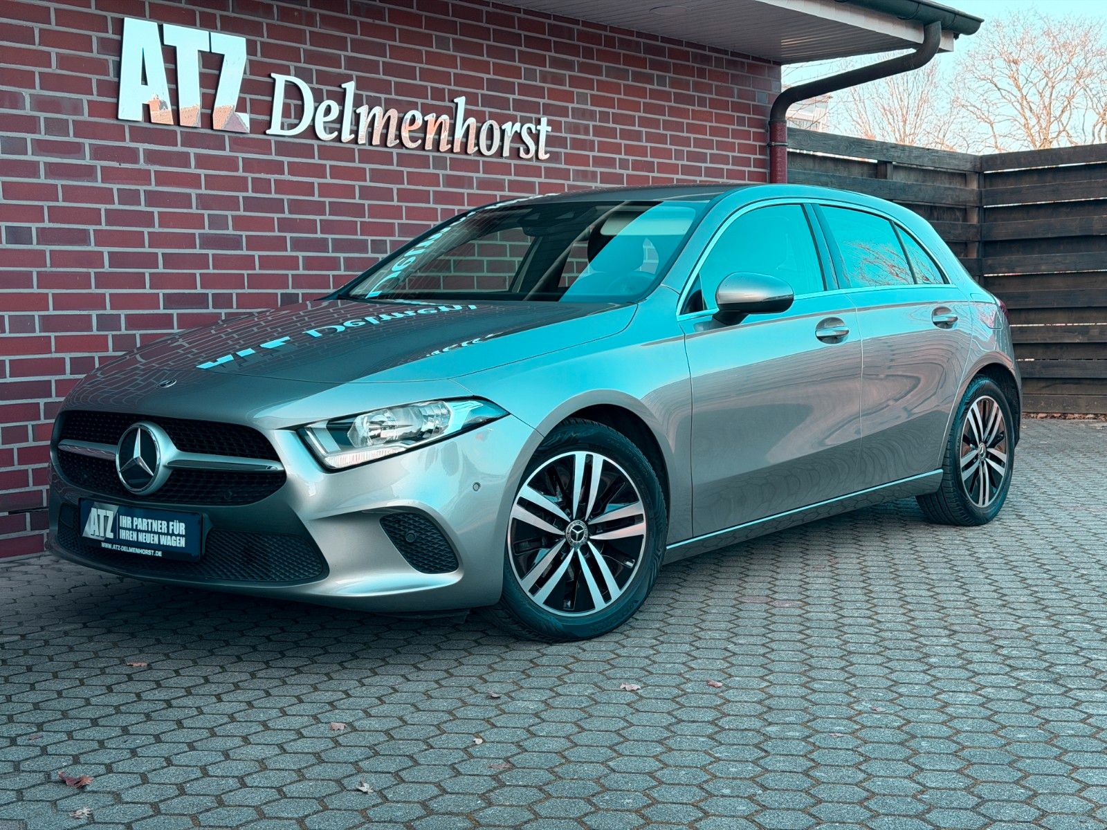 MERCEDES-BENZ A 180 Progressive MBUX Navi SHZ