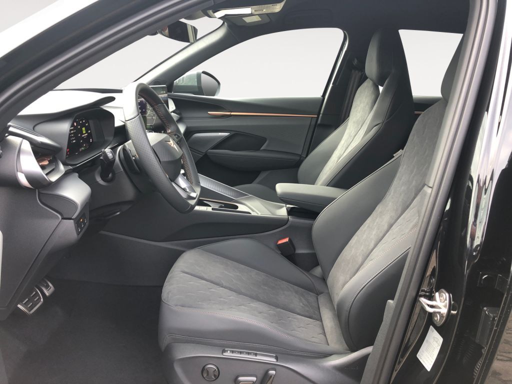Fahrzeugabbildung CUPRA Terramar 1.5 eTSI DSG AHZV Edge Paket Sennheiser