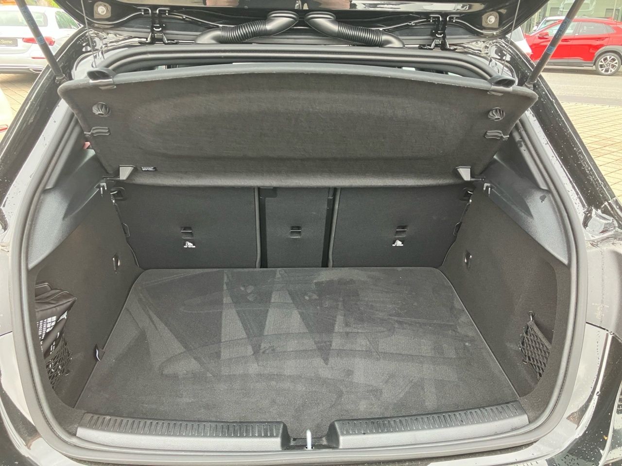 Fahrzeugabbildung Mercedes-Benz AMG A 35 4M NIGHT+MULTIBEAM+LENKRADHEIZ+KAMERA+