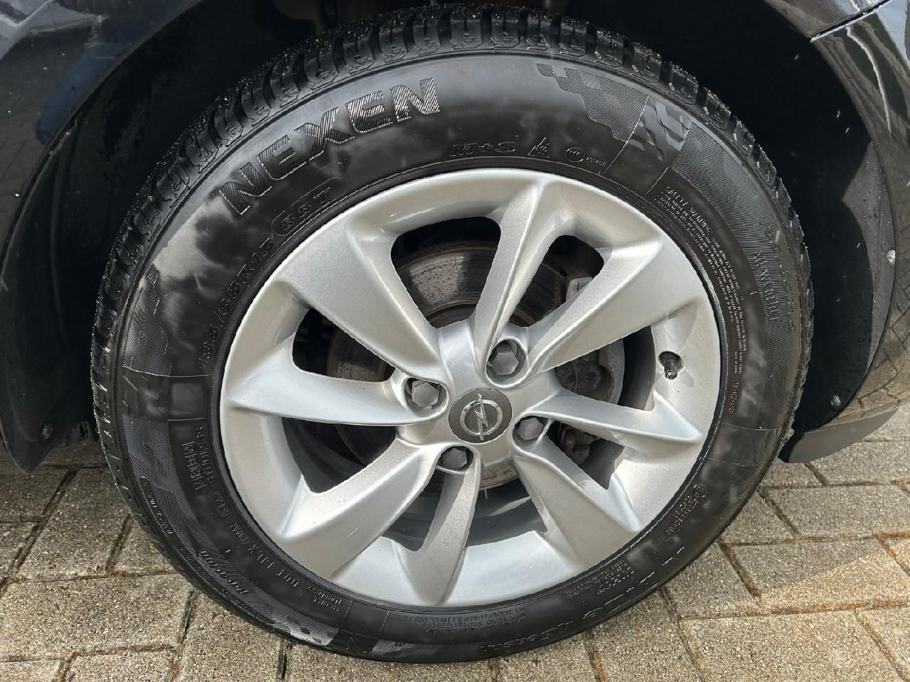 Fahrzeugabbildung Opel Corsa E Active