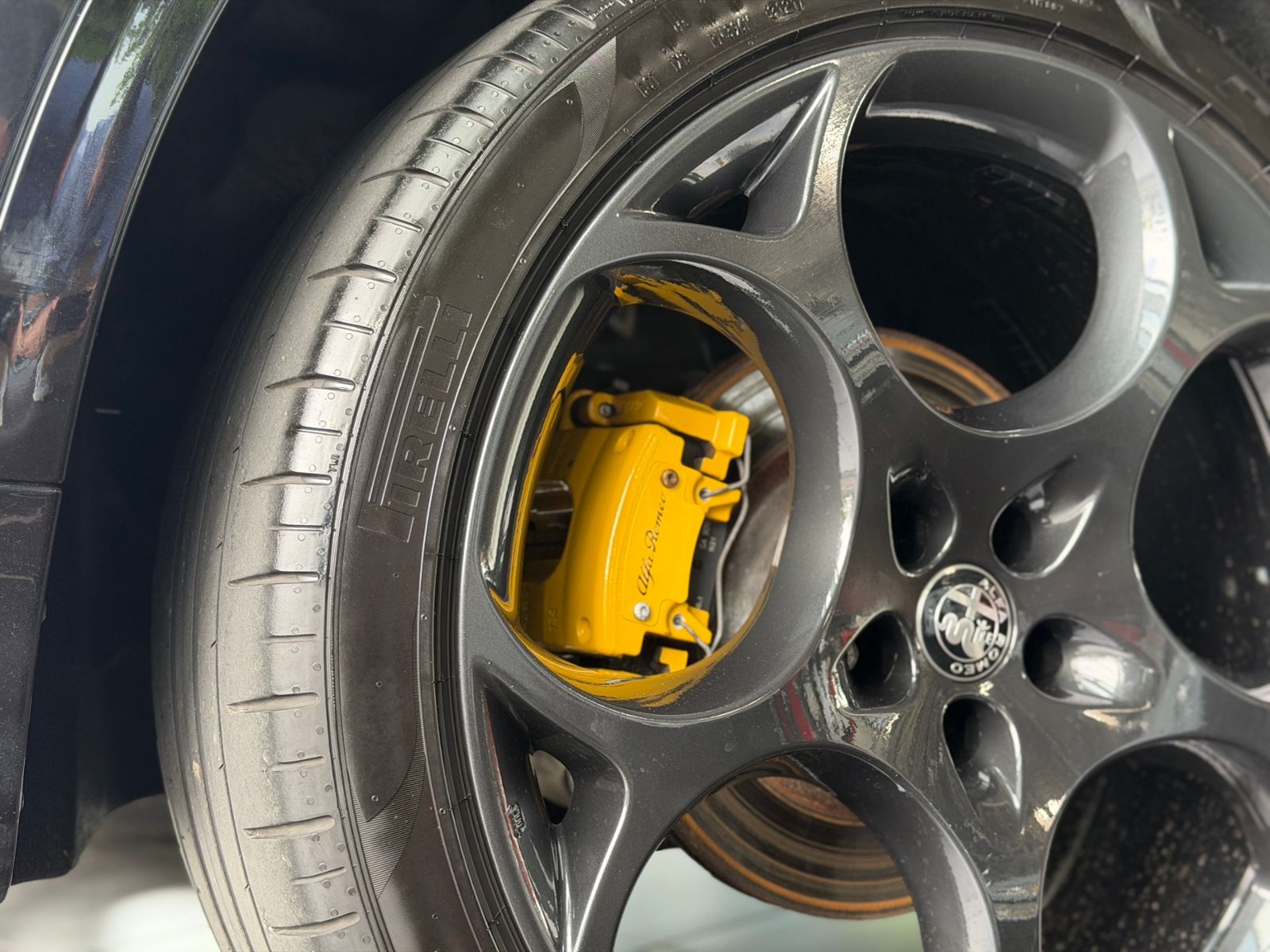 Fahrzeugabbildung Alfa Romeo Stelvio Veloce Ti Q4 H/K BI-XEN NAV RFK 21"