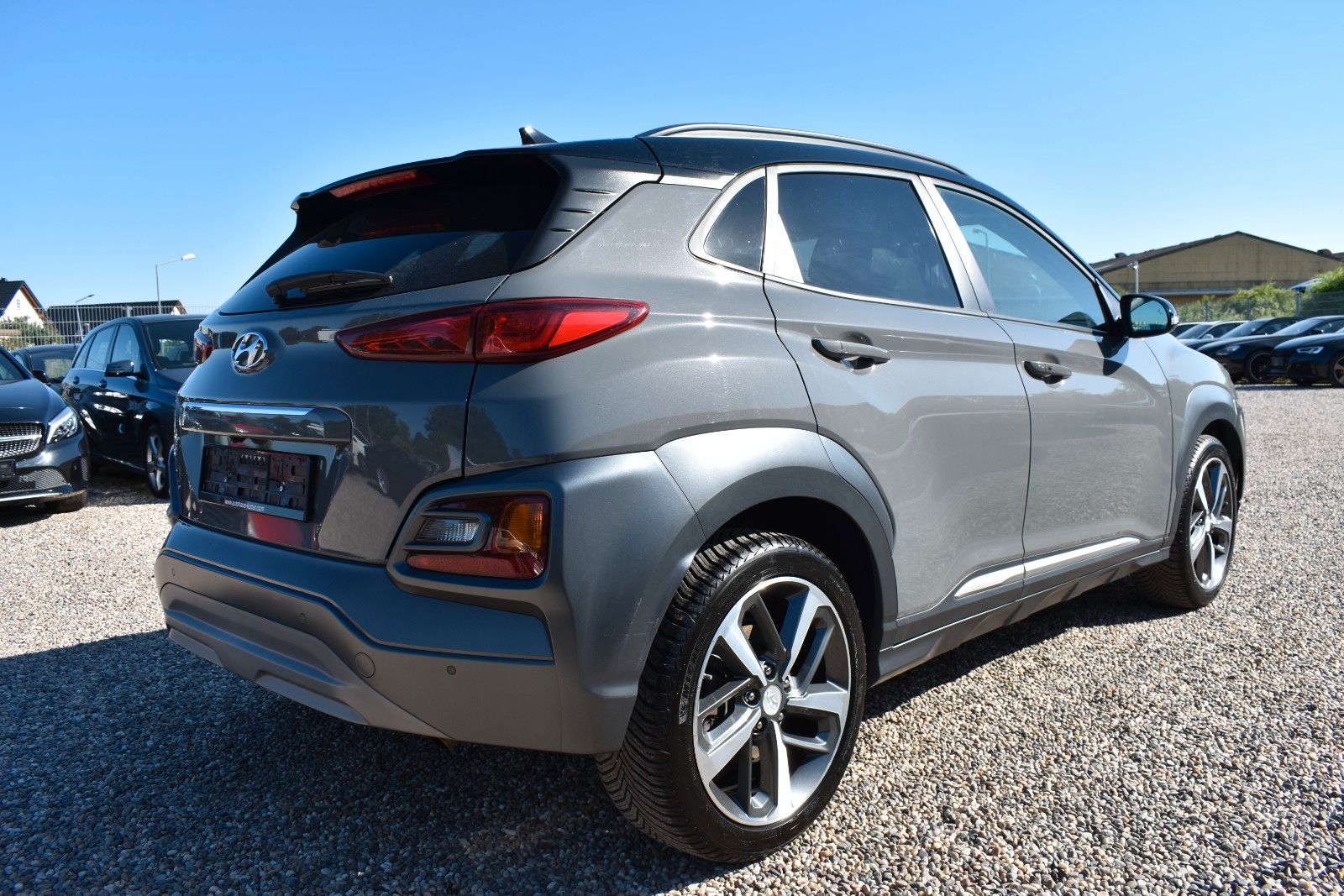 Fahrzeugabbildung Hyundai Kona Premium 4WD HUD LED ACC Automatik 1.Hand