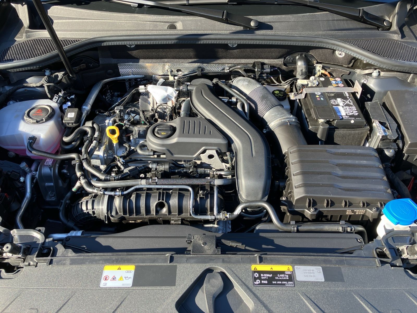 Fahrzeugabbildung Audi Q2 35 TFSI advanced S-tronic Matrix AHK AVC GRA