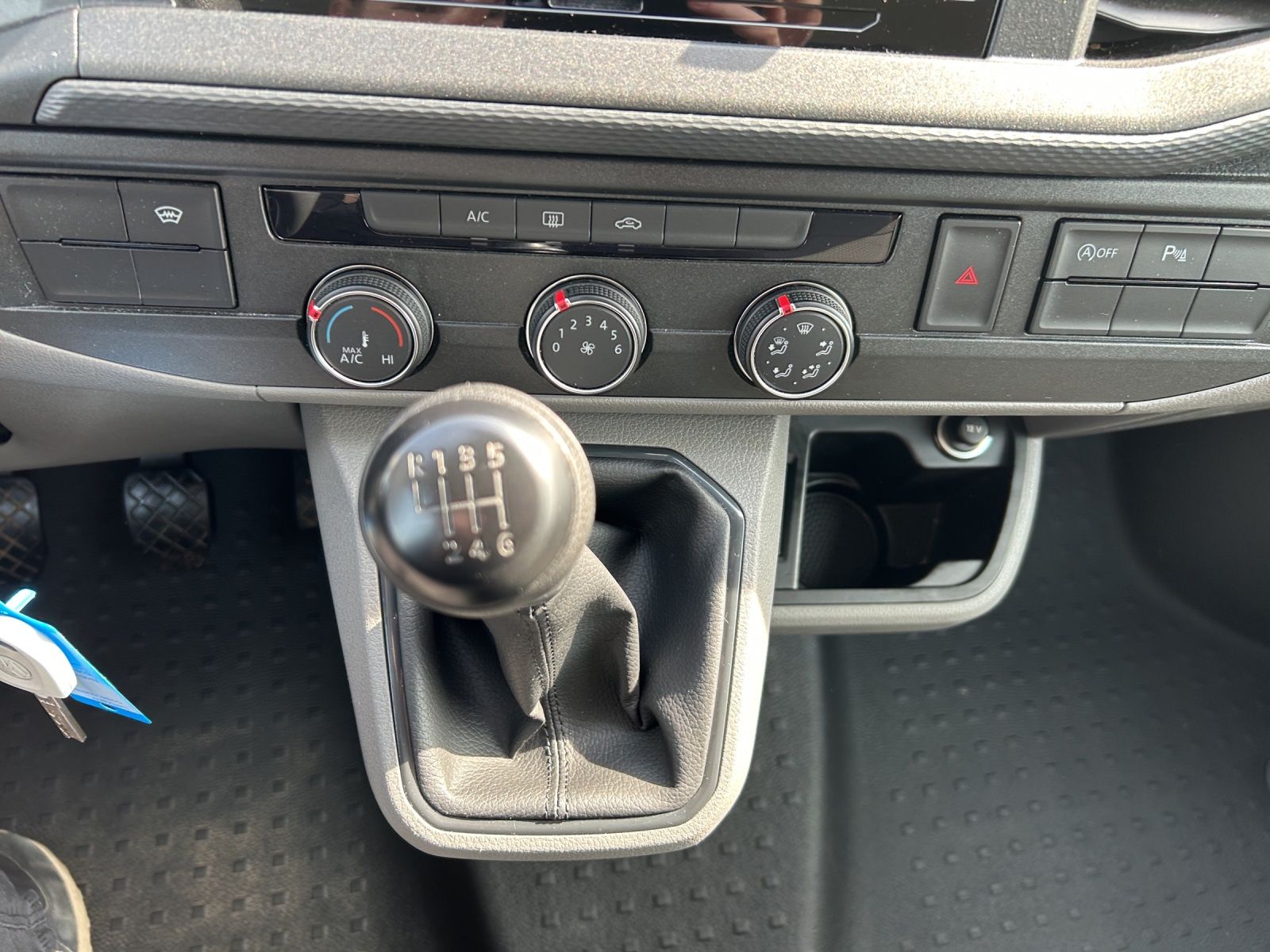 Fahrzeugabbildung Volkswagen T6 Kombi T6.1 TDI 9- Sitzer LED GRA PDK KLIMA VO