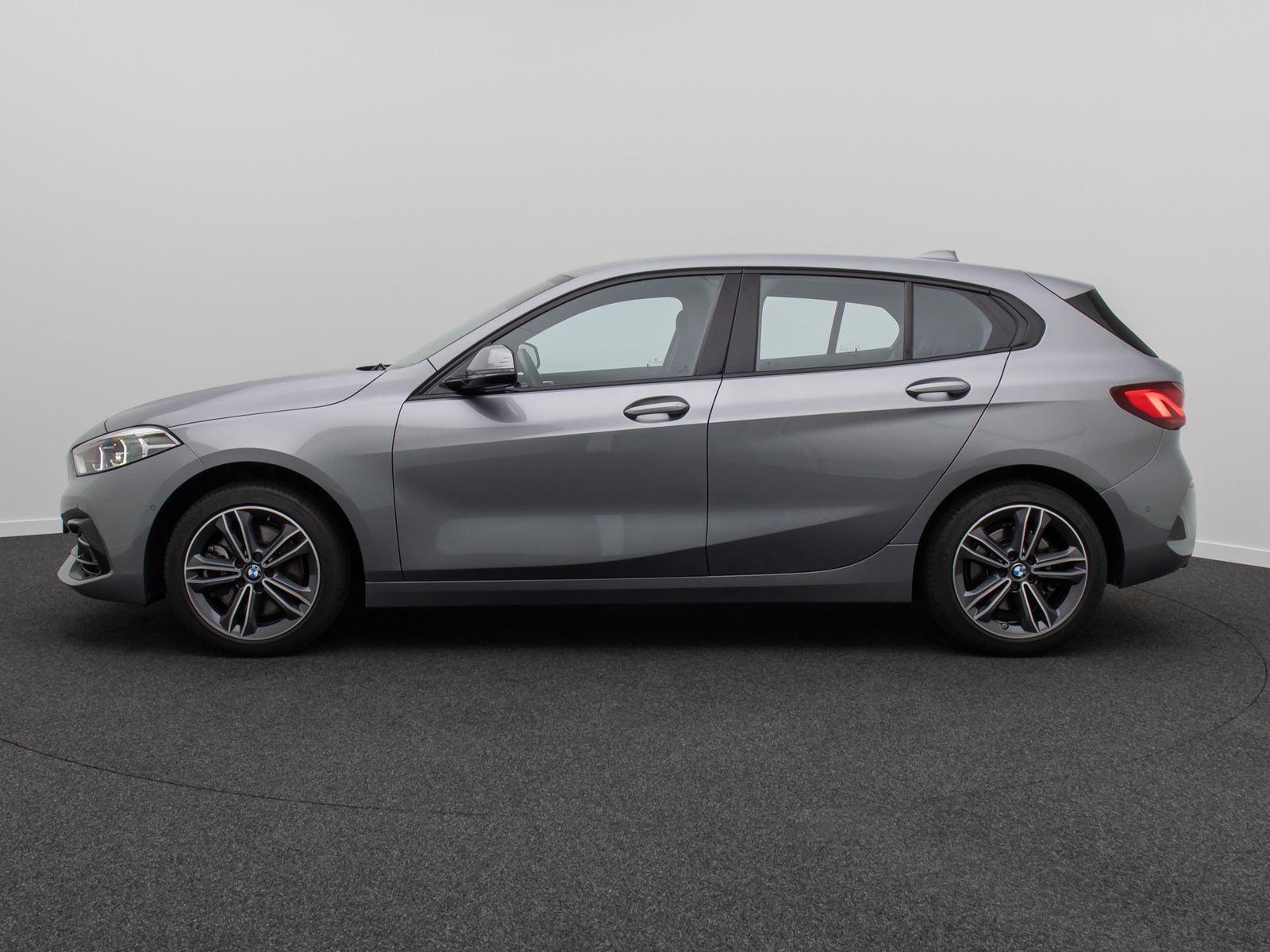 Fahrzeugabbildung BMW 120i Sport Line DAB Kamera AHK LED DriveAss WLAN