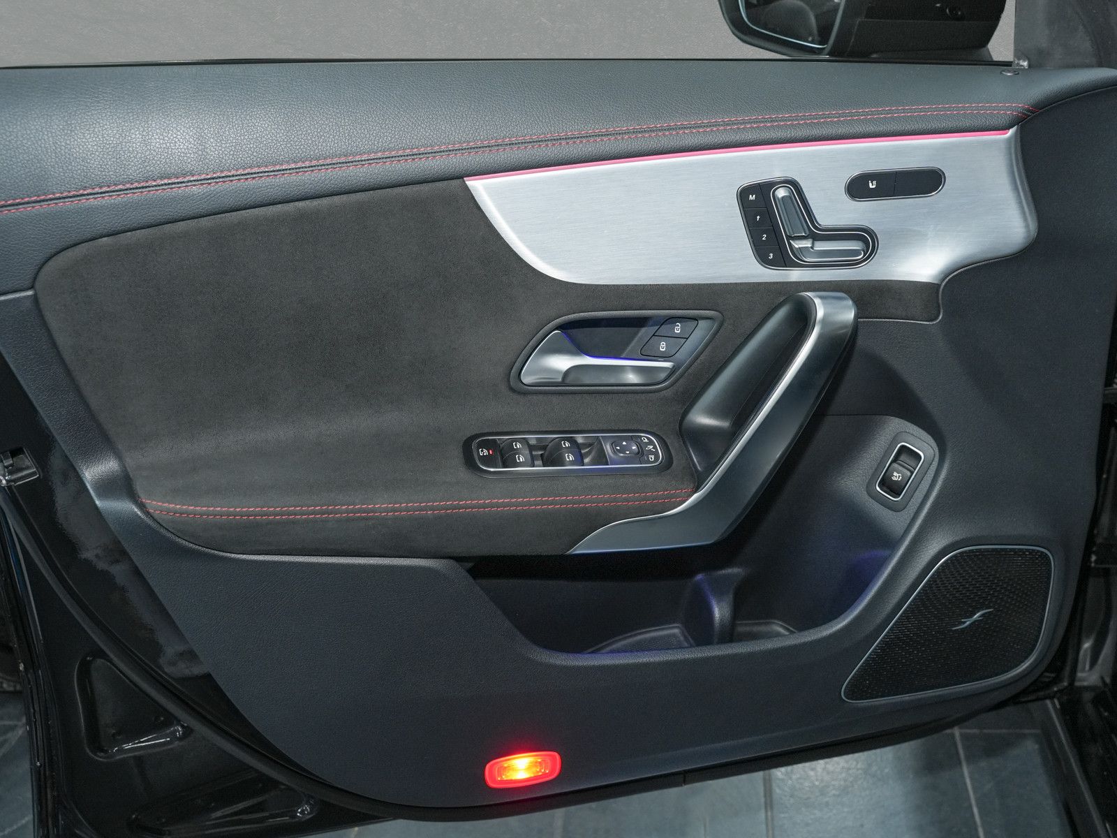 Fahrzeugabbildung Mercedes-Benz CLA 45 AMG Shooting Brake S 4Matic - Panorama