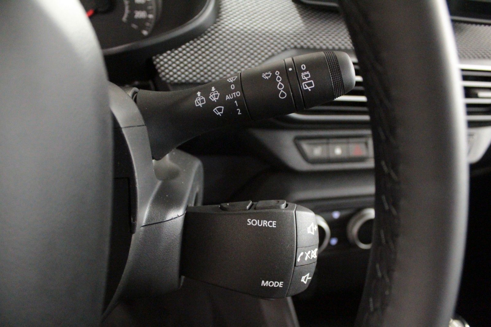 Fahrzeugabbildung Dacia Sandero TCe 90 Expression*15103*