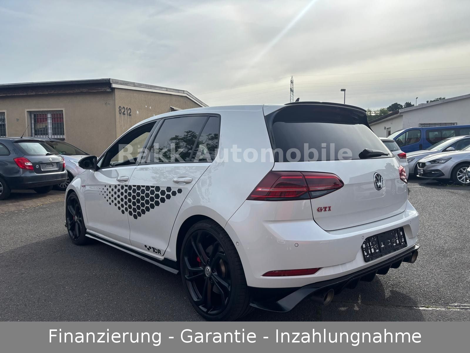 Fahrzeugabbildung Volkswagen Golf GTI TCR AKRAPOVIC-DYNAUDIO-ACC-RFK-DCC-ALC.