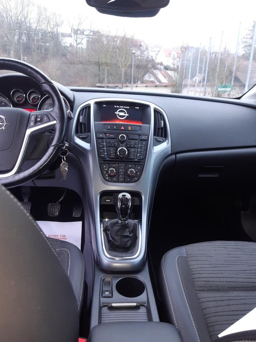 Opel Astra 2015 — photo 7