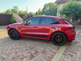 Porsche Macan GTS  - rote Porsche Macan
