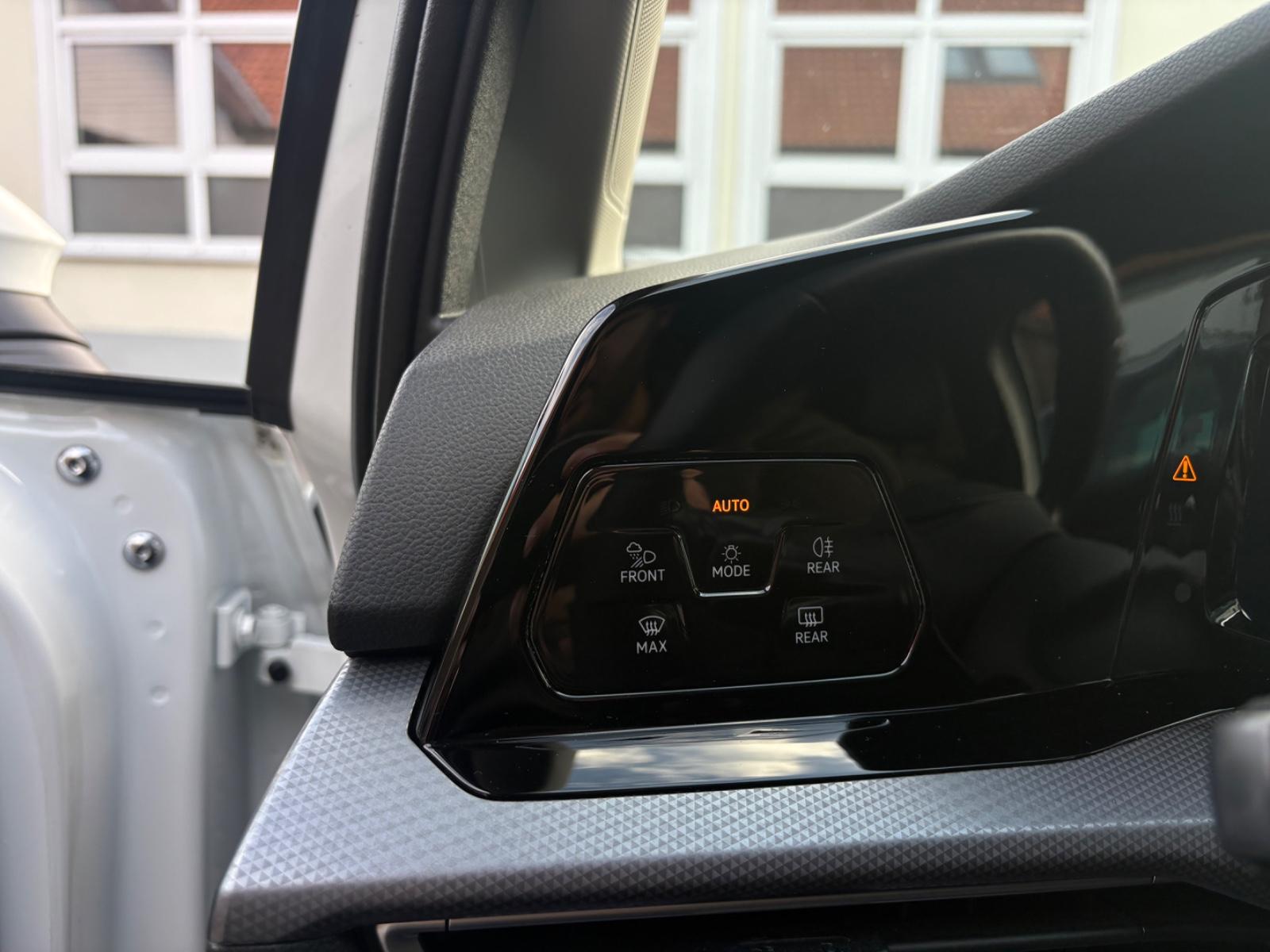 Volkswagen Golf VIII Lim. Active StHz/HuD/Kamera/ACC/Ambien, миниатюра 24