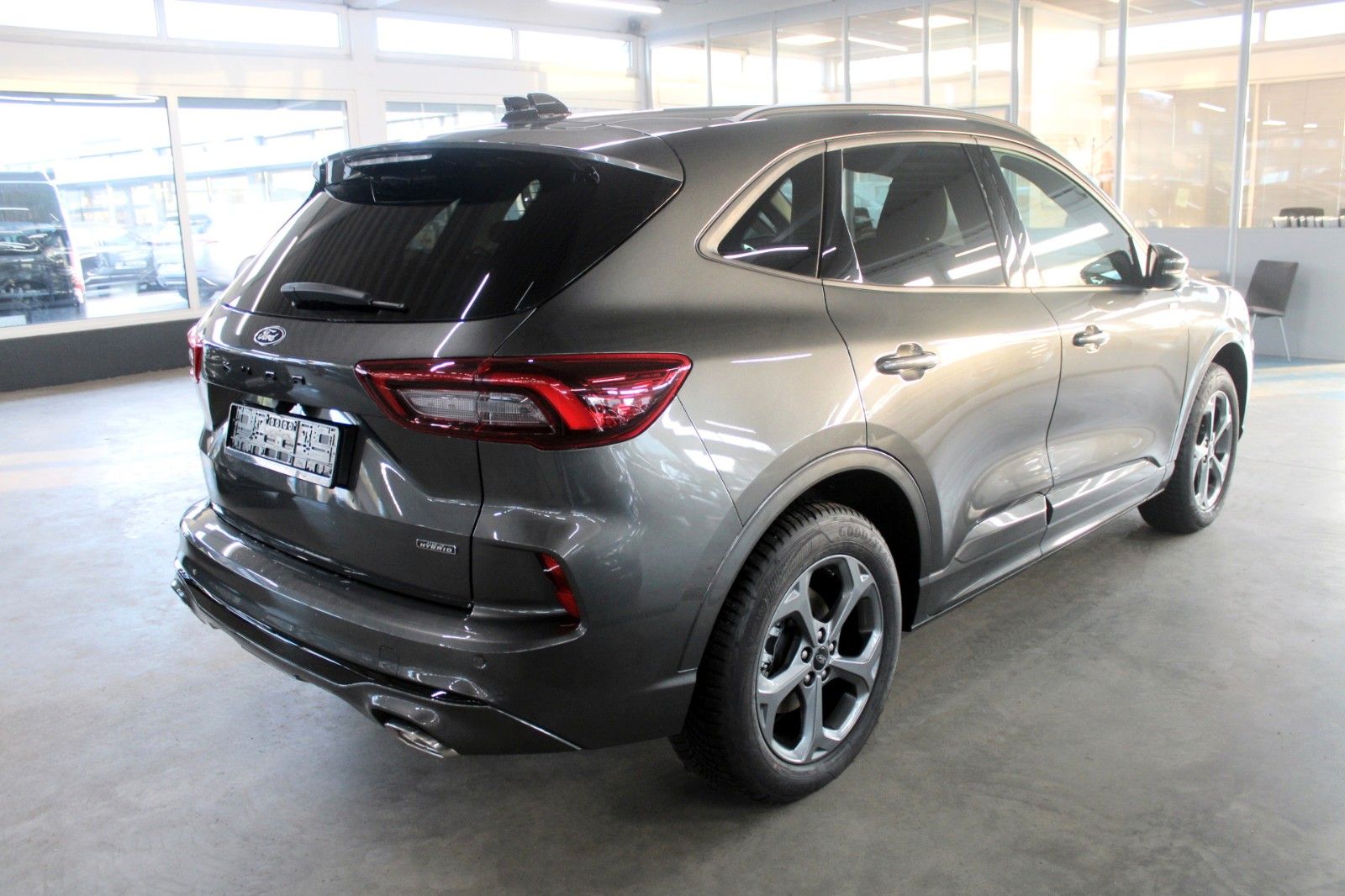Fahrzeugabbildung Ford Kuga PHEV ST-LINE NAVI Kamera Winter Paket