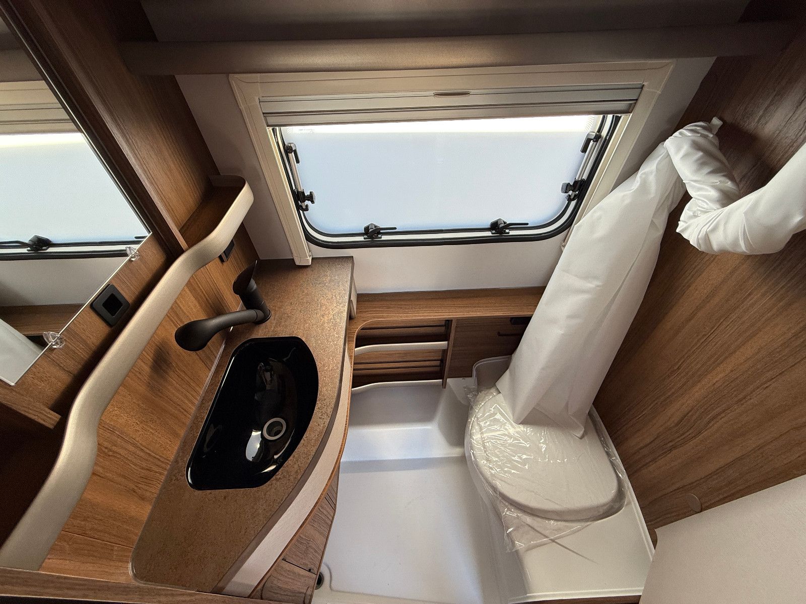 Fahrzeugabbildung HYMER / ERIBA / HYMERCAR Touring 542 - Legend- 5.784€ sparen !!!